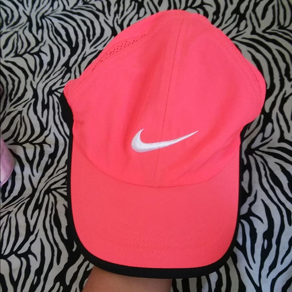 Nike running cap.